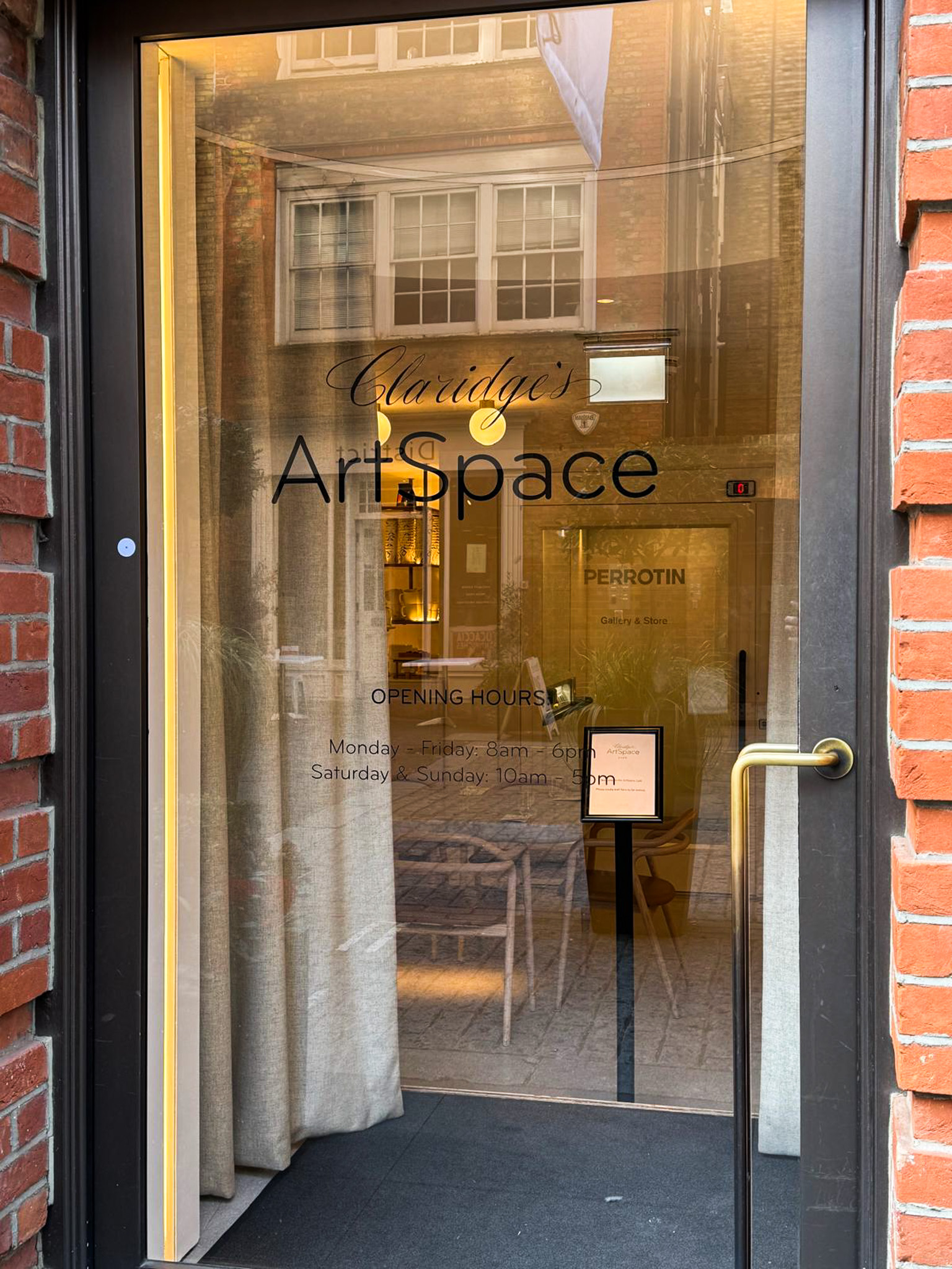 Heavy-Duty Platform Lift at ArtSpace Café, London – photo 8