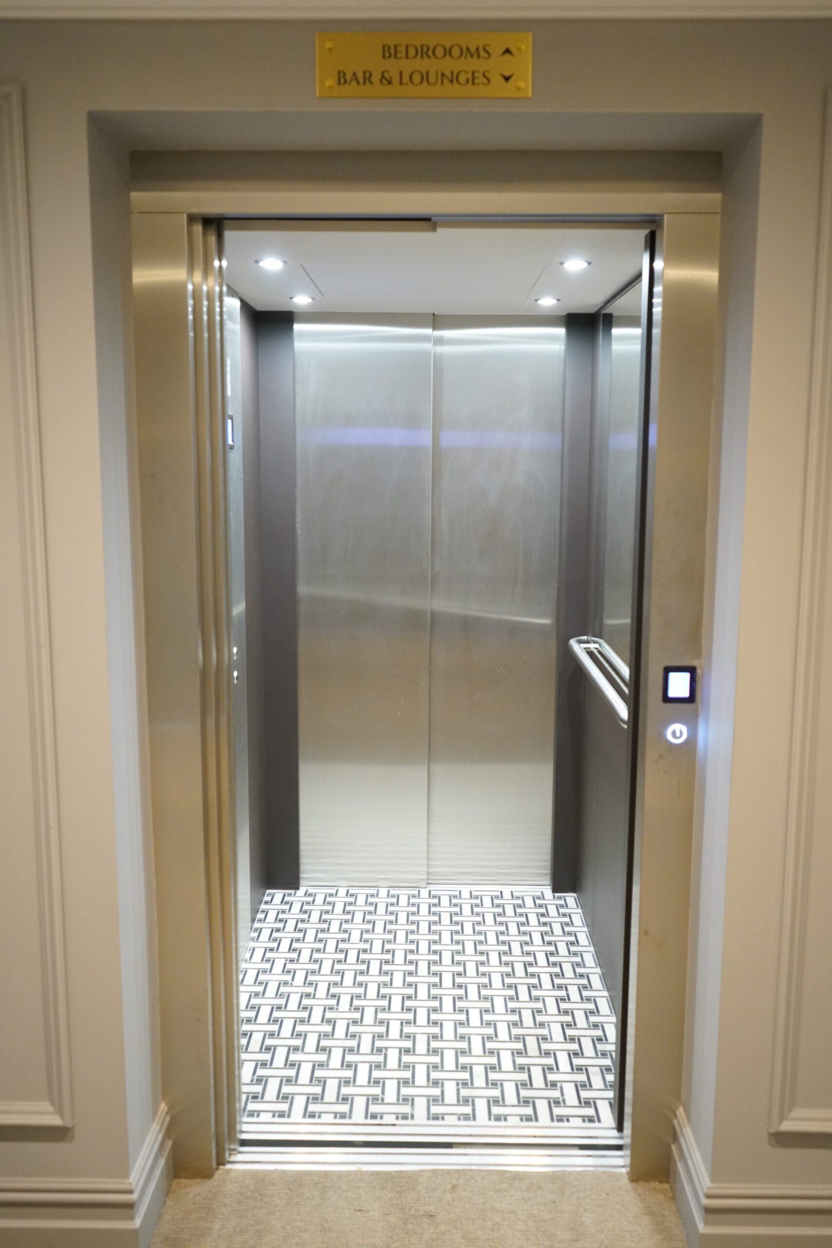 Elite Cabin Lift at Buckinghamshire Golf Club – photo 5