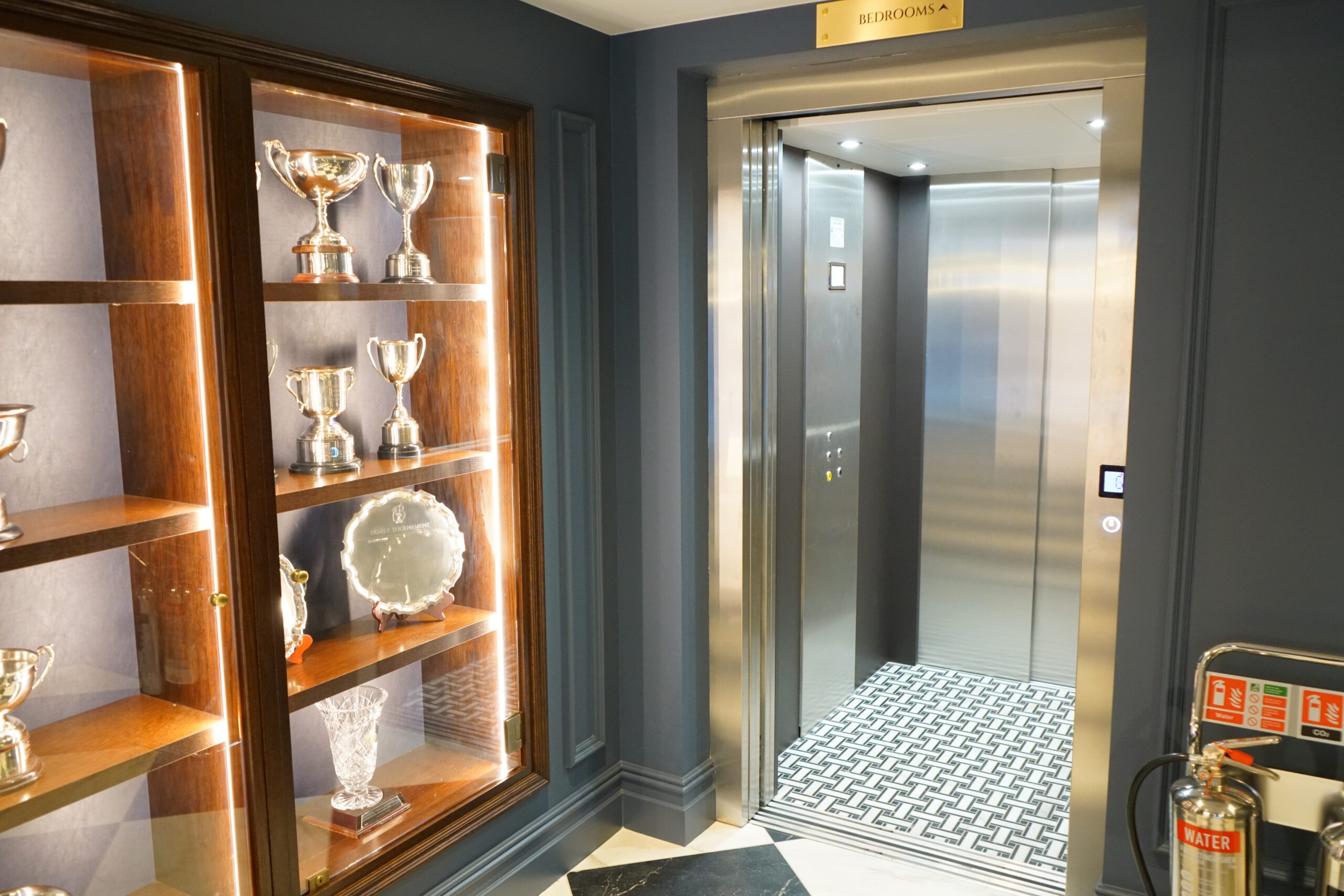 APL Elite Cabin Lift