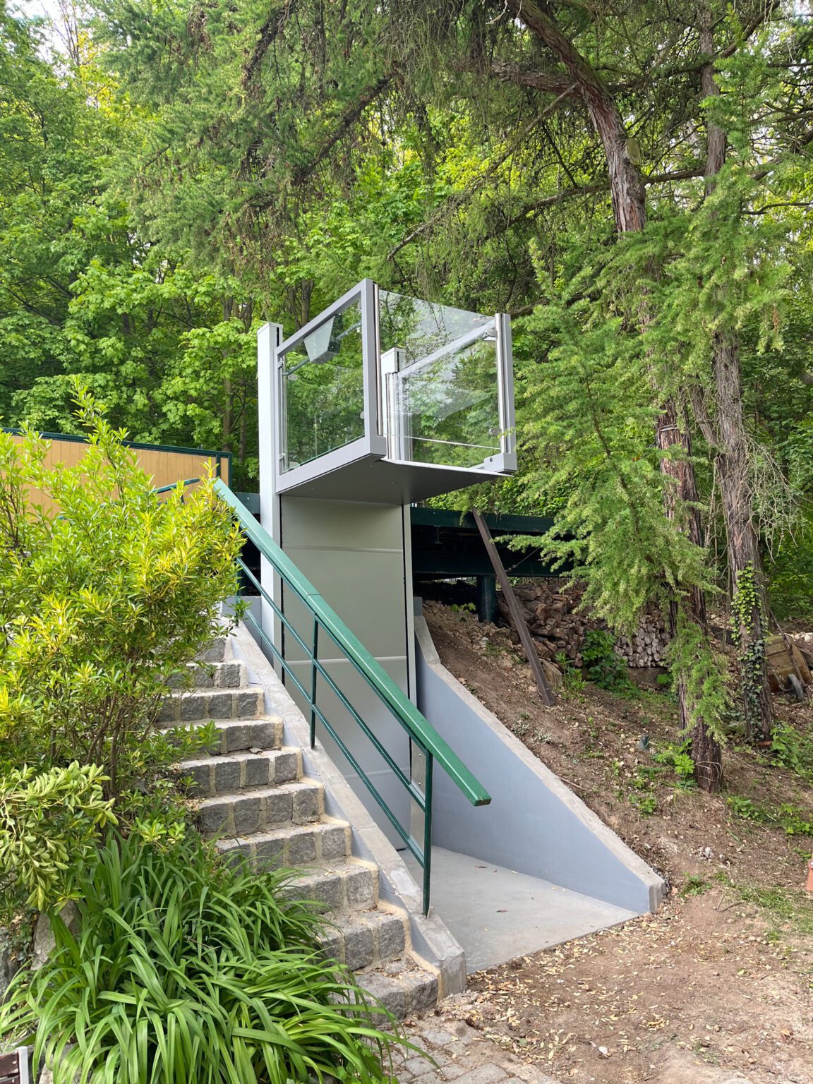 Outdoor platform lift installation by Alliance Platform Lifts