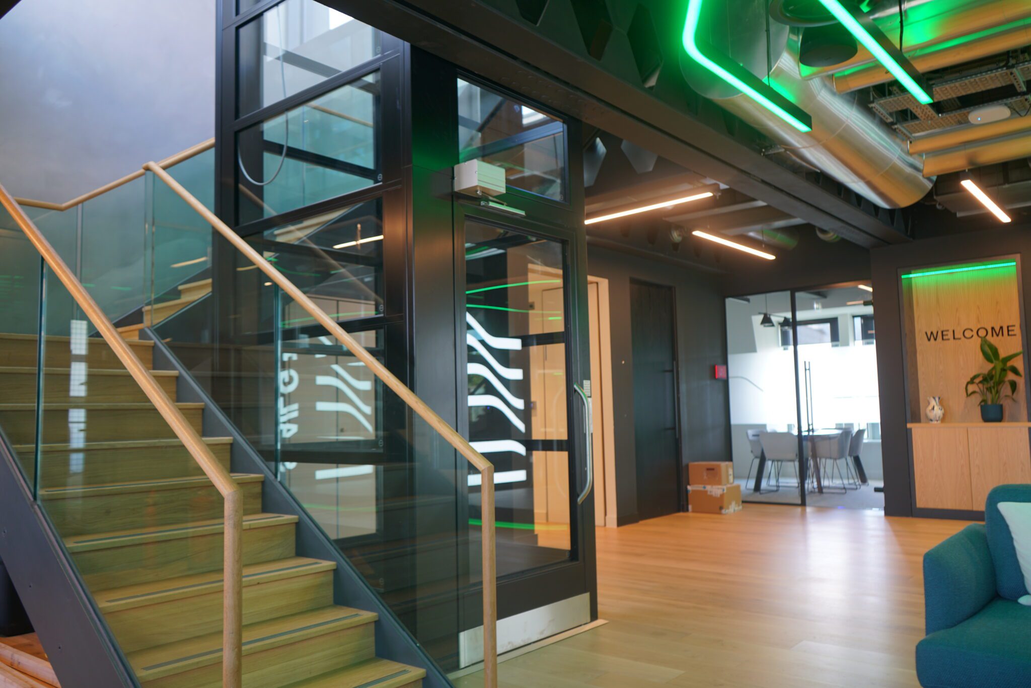 APL Traction Platform Lift