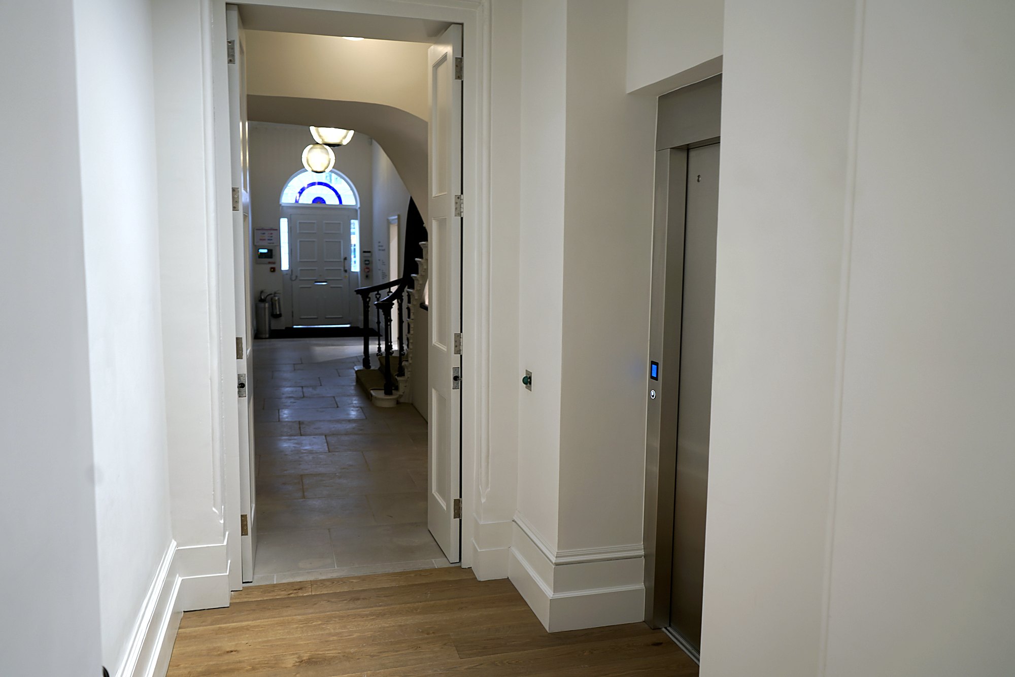 Elite Cabin Lift at Art gallery, Mayfair, London – photo 5