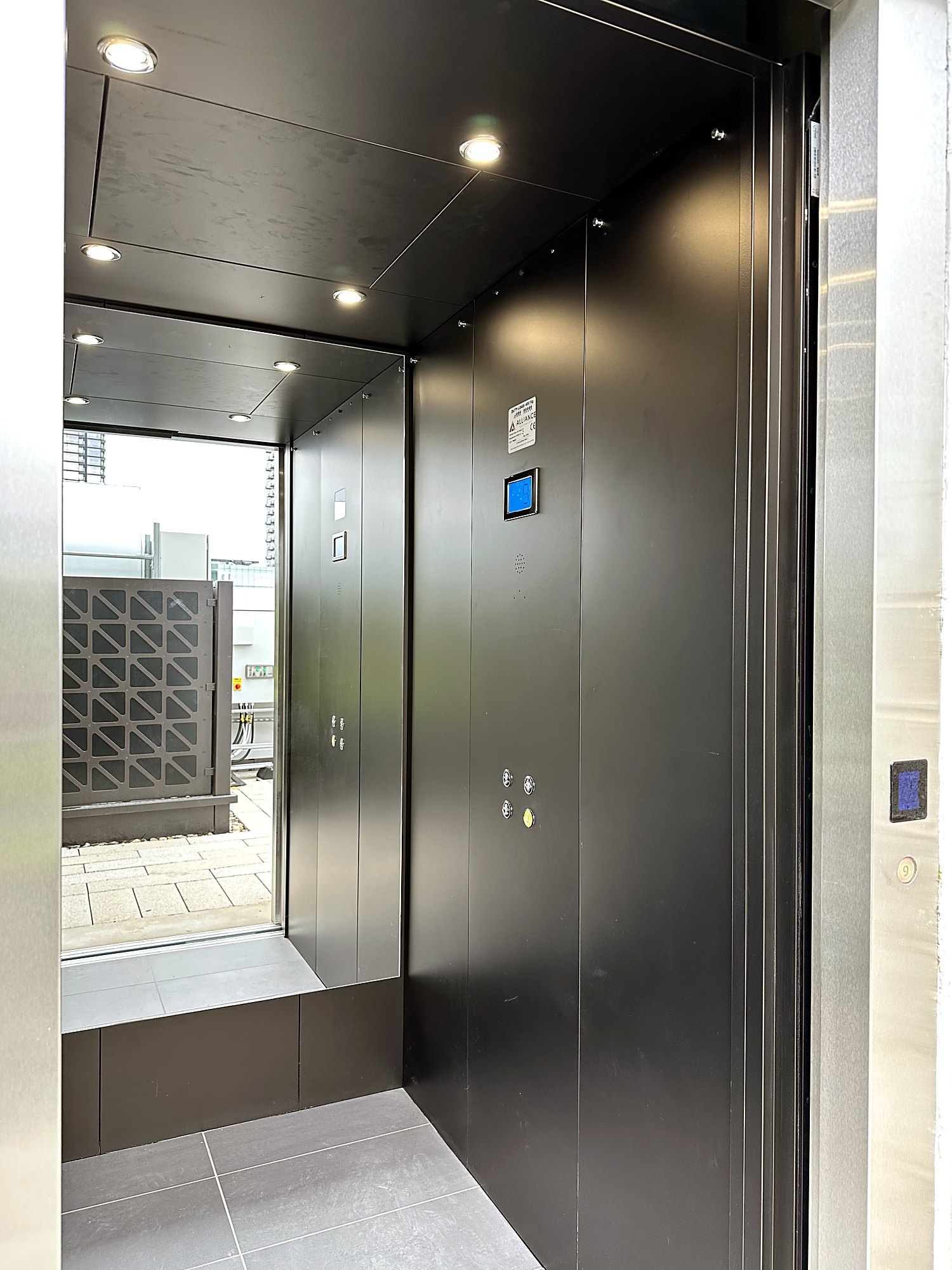Elite Cabin Lift at Office roof terrace, Shoreditch, London – photo 4