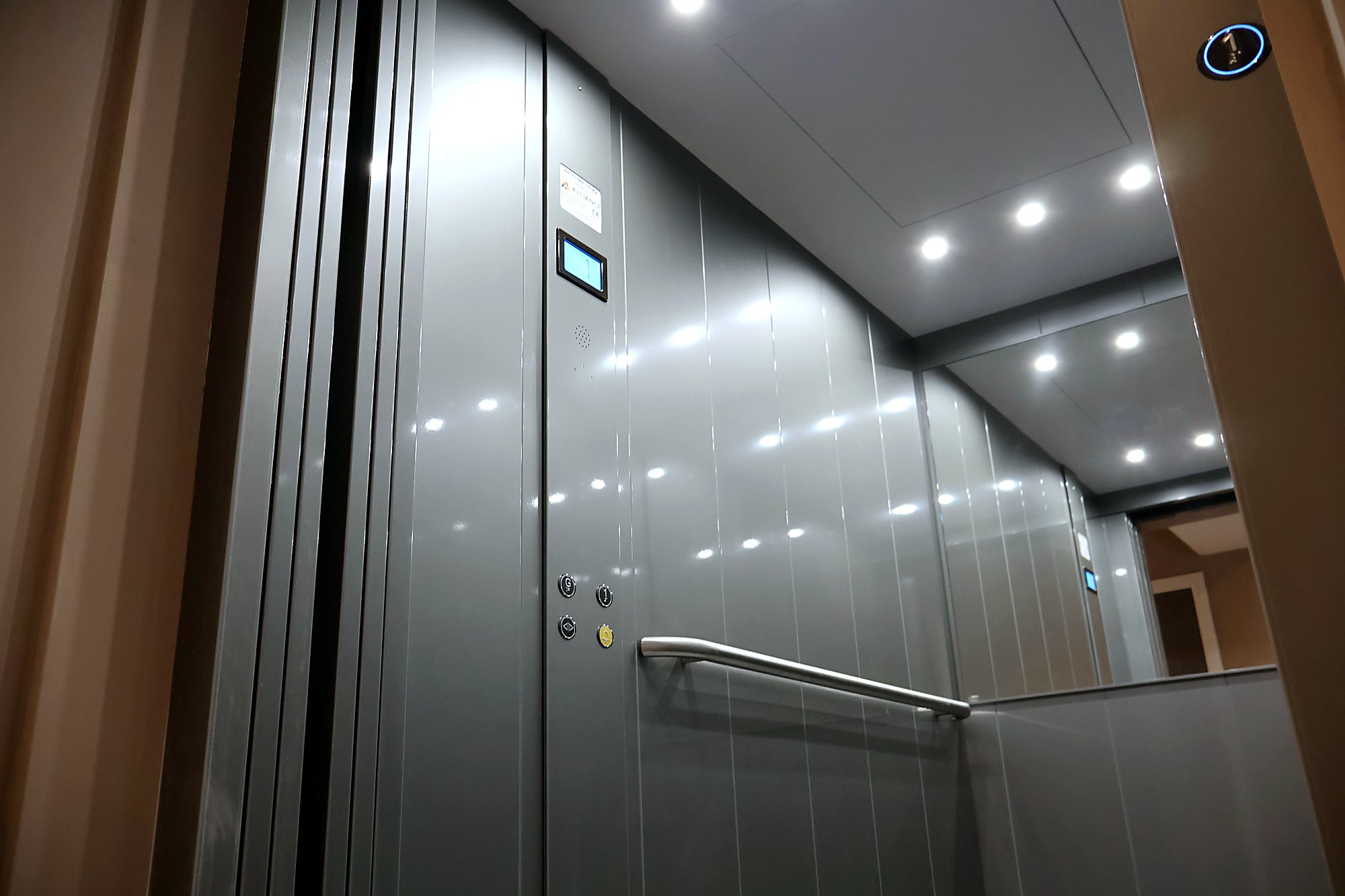 Heavy-Duty Cabin Lift at Care home, Coventry, West Midlands – photo 5