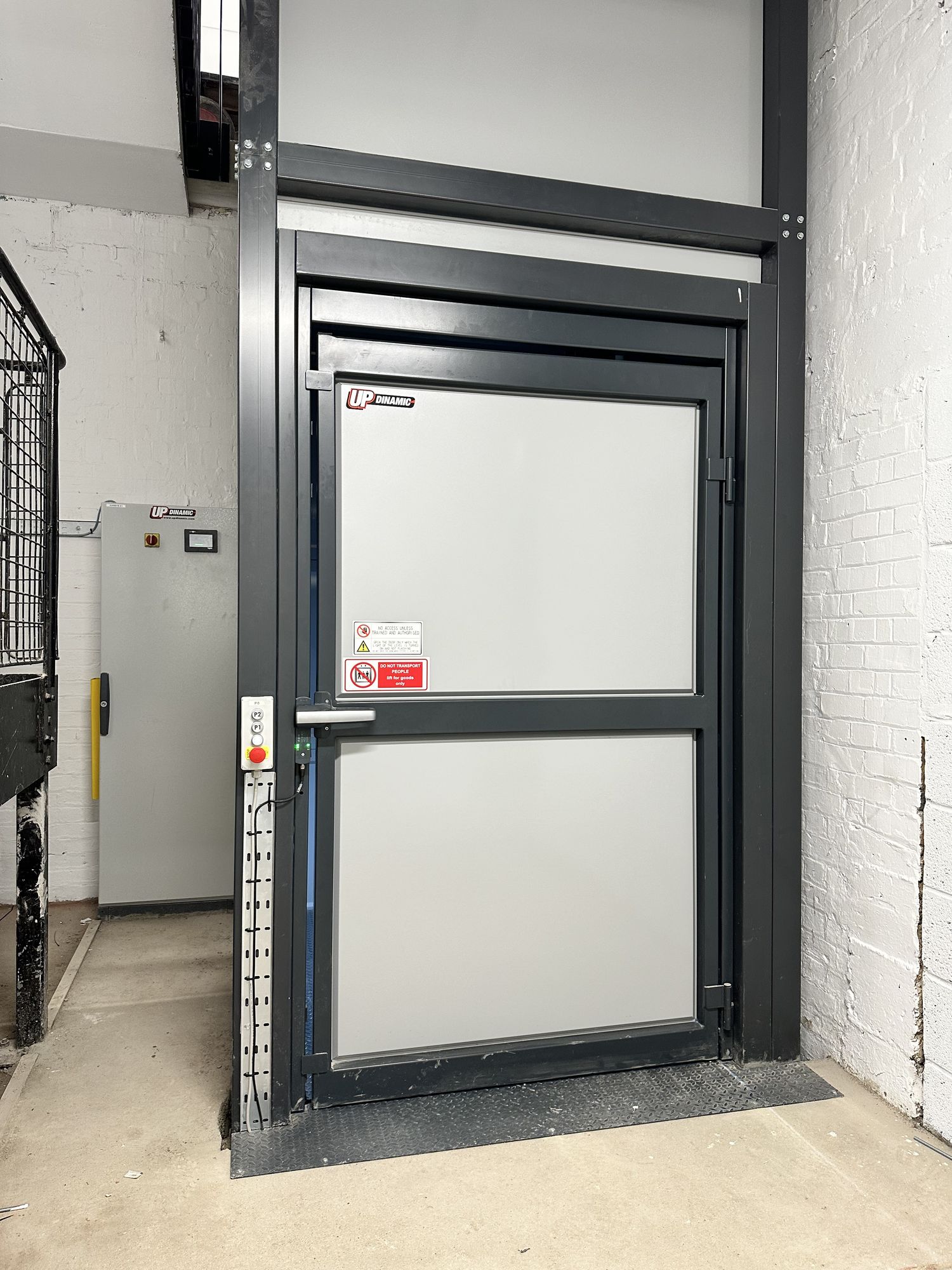 APL Hydraulic Goods Lift