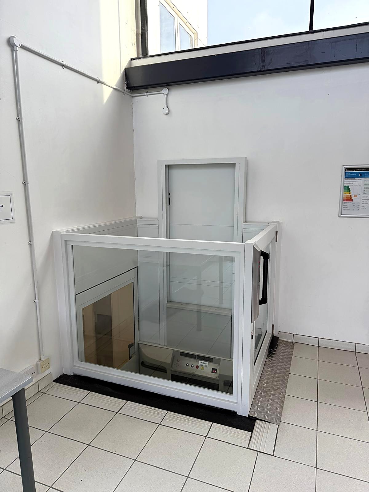 Screw-Driven Platform Lift at Veterinary college campus, Hertfordshire – photo 5