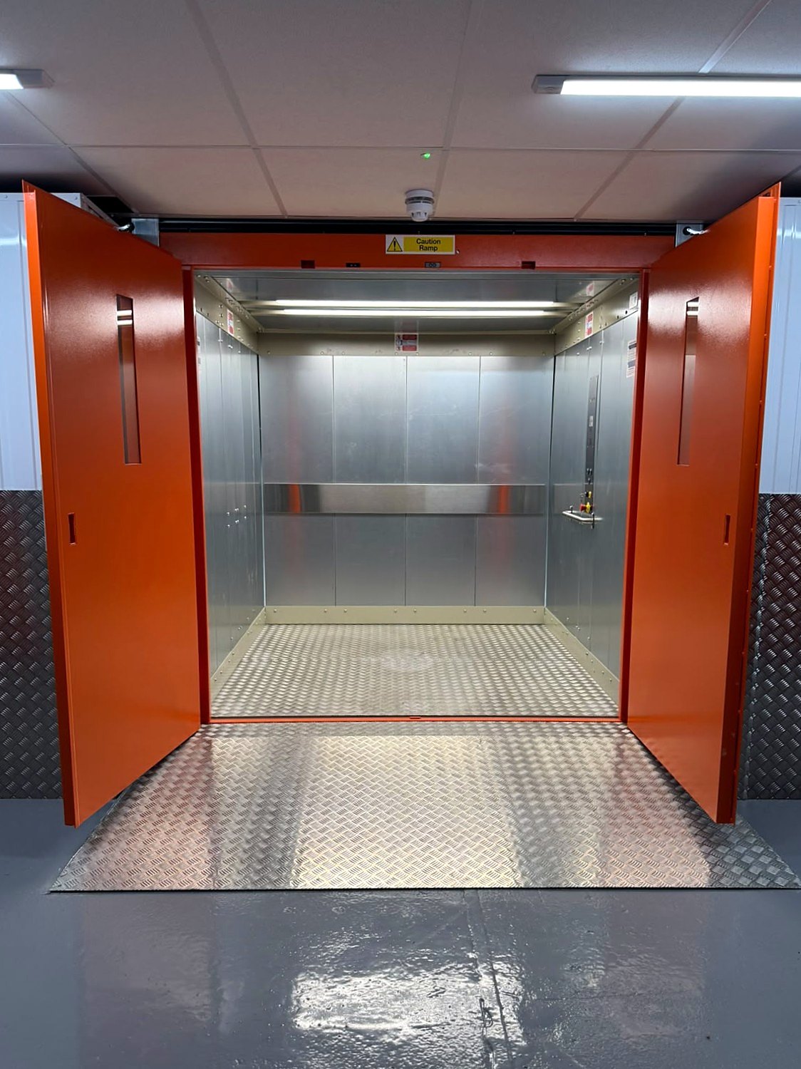 Traction Goods Lift at Self-storage facility, Tottenham, North London – photo 6