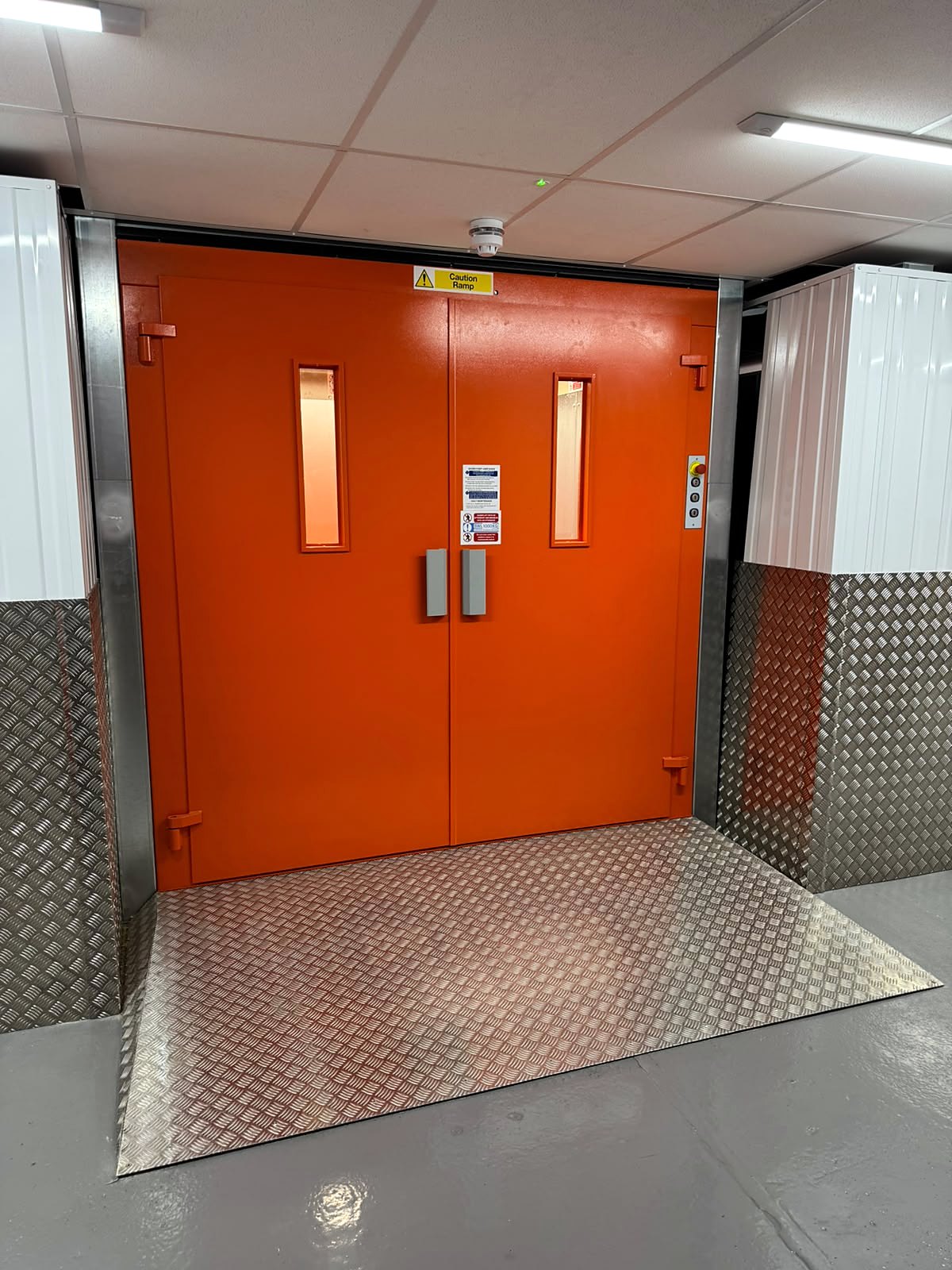 Traction Goods Lift at Self-storage facility, Tottenham, North London – photo 2