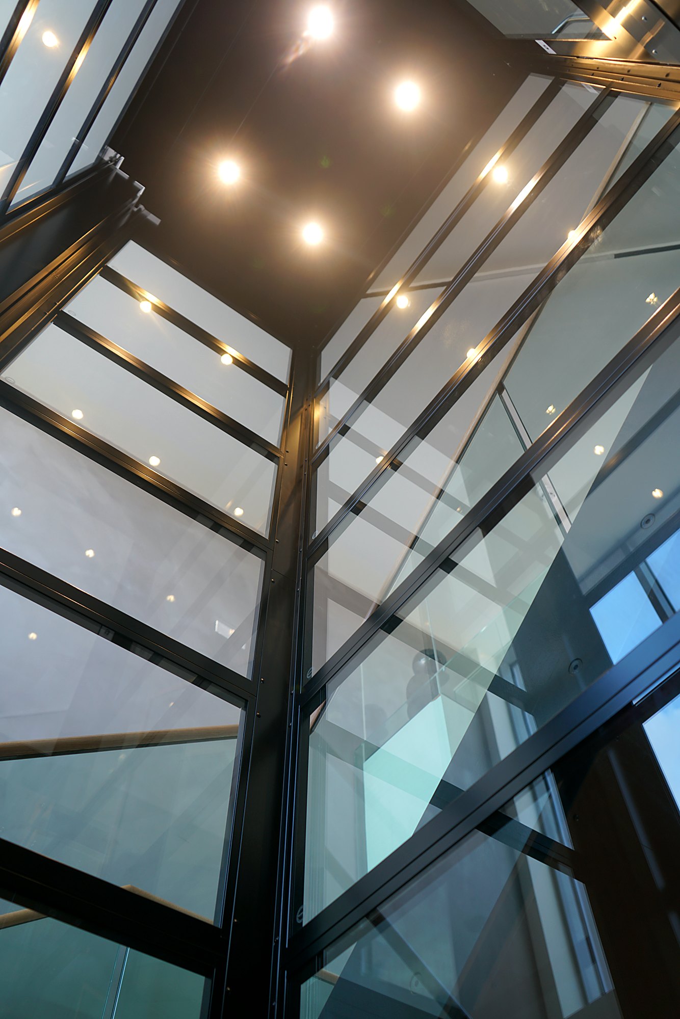 Traction Platform Lift at Sports organisation headquarters, Kensington, London – photo 4